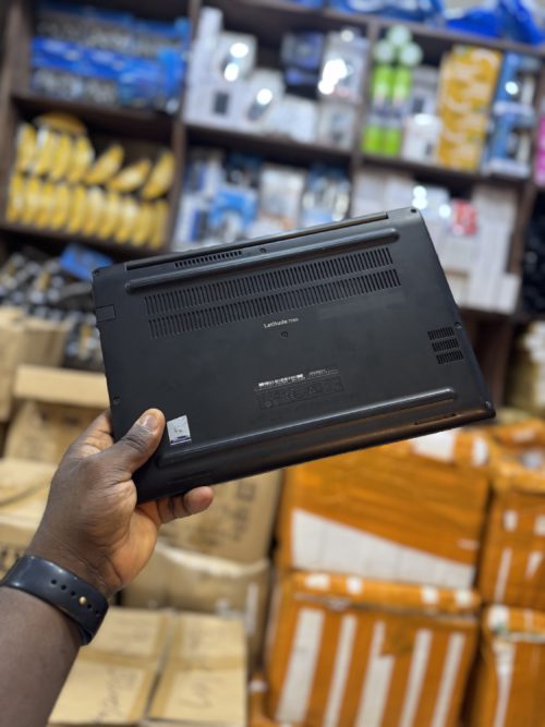 Dell Latitude 7390 | 256GB SSD | 8GB RAM DDR4 - Image 3